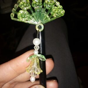 Elegant Green/Yellow Floral Fan Hair Stick